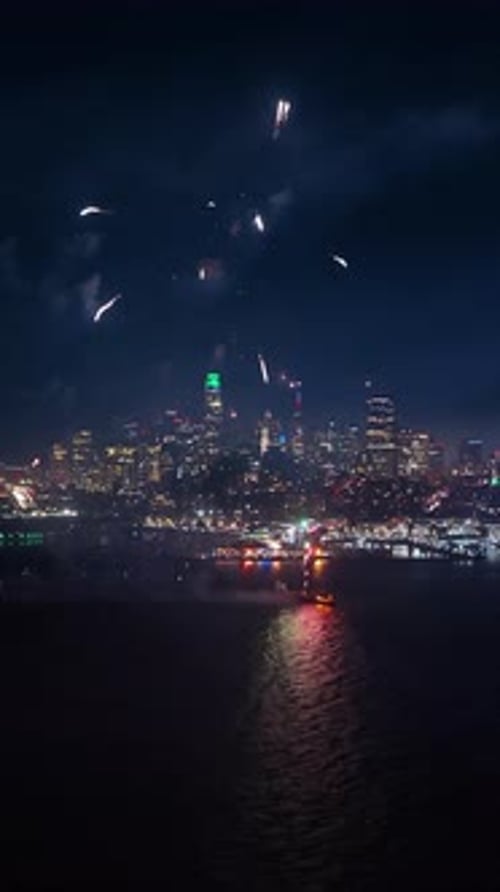 Stunning Fireworks Over San Francisco Bay on Independence Day