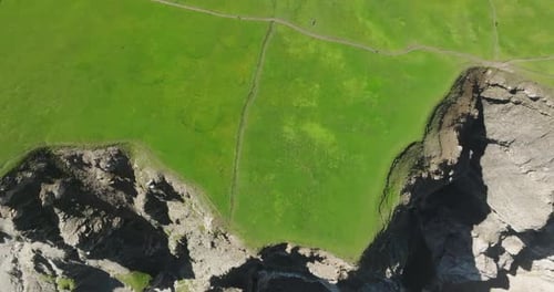 Vue aérienne de la périphérie de Seceda, Dolomites, Italie