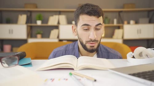 Ich liebe es, Bücher zu lesen.