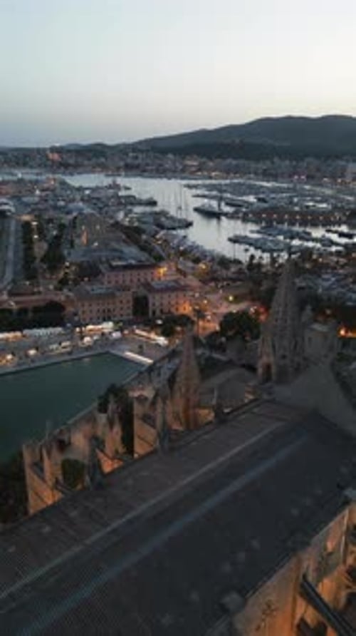 Vídeo aéreo da Catedral de Palma de Maiorca.
Espanha