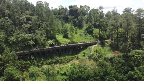 Aerial Merapi Forest Tourism Plunyon Kalikuning Bridge Yogyakarta, Indonesien.
