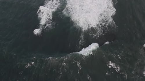 Gordons Bay Bommie Waves Breaking And Splashing On Rocky Cliffs - Dangerous Surfing Spot Near Coogee