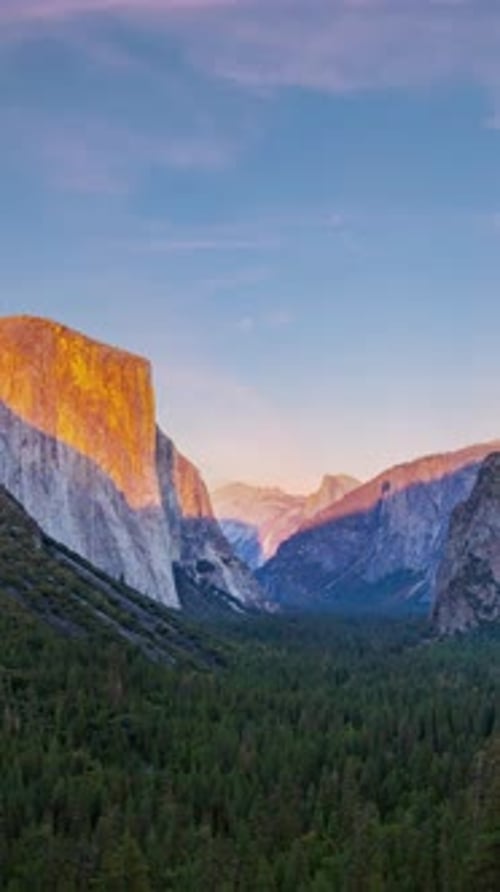 Zeitraffervideo des Yosemite Valley Nationalparks bei Sonnenuntergang.