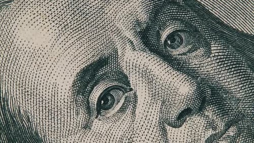 100-US-Dollar-Banknote aus nächster Nähe drehen