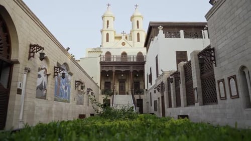 Innenhof der Hängenden Kirche in Kairo, Ägypten, älteste christliche Kirche Ägyptens