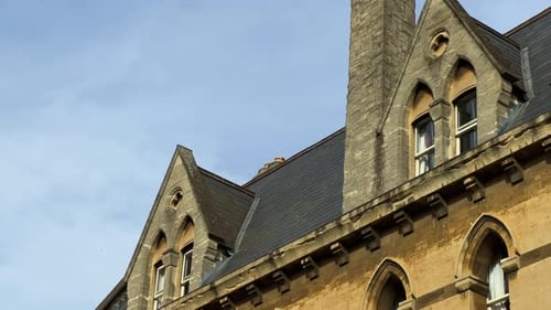 Fachada do edifício Meadow no Christ Church College, na Universidade de Oxford, na Inglaterra. Fechar