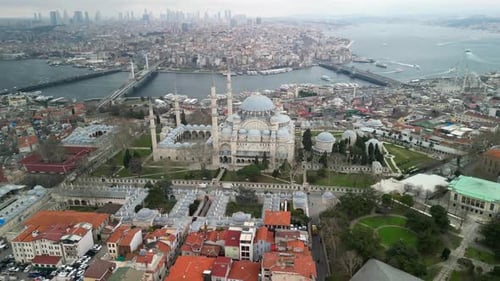Mezquita de Suleymaniye, puente de Gálata y Halich, círculo alrededor del tiro