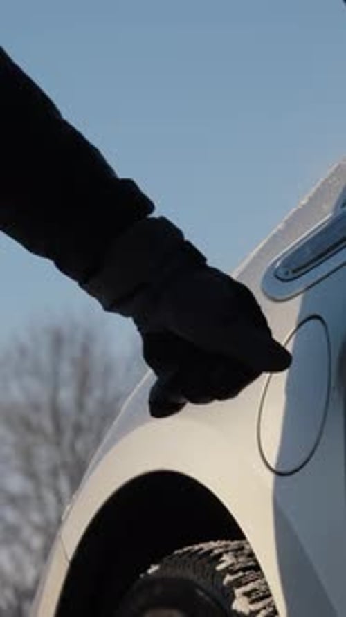 Plugging in an Electric Car in Winter