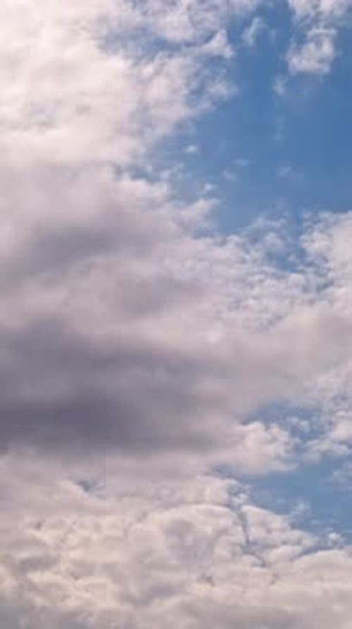 2K Vertikale Wolken