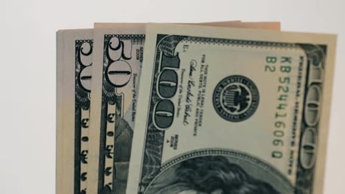 Dollarscheine schließen