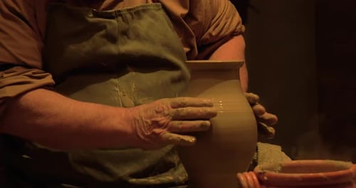 Vase à mains en forme de potier