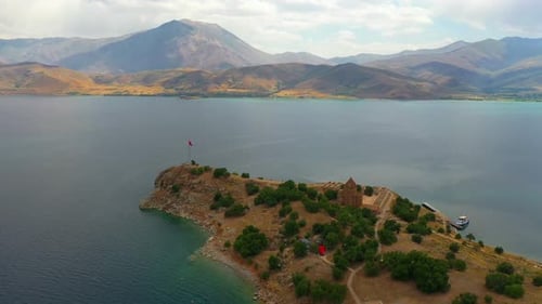 Santa Cruz en la isla de Akdamar.