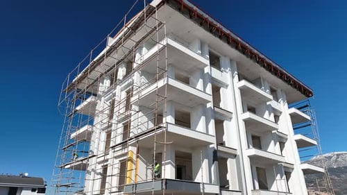 Vuelo aéreo sobre un desarrollo de nuevas construcciones