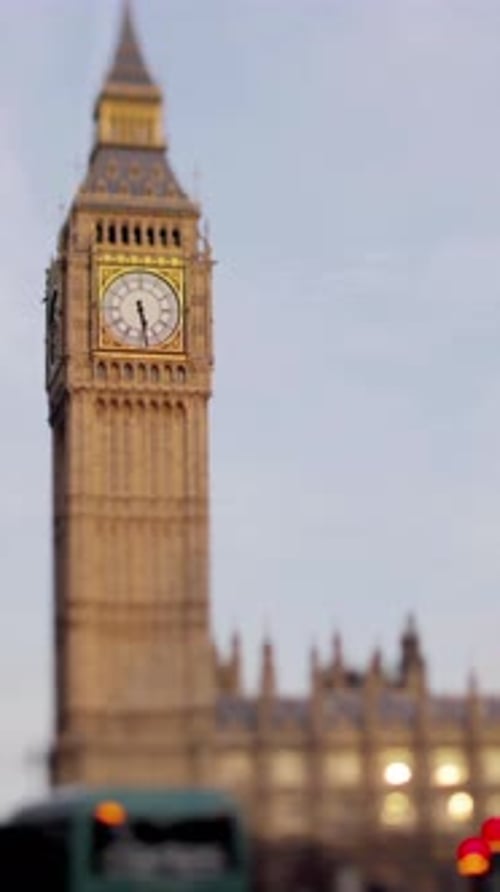 Big Ben Houses of Parliament Timelapse in Vertical