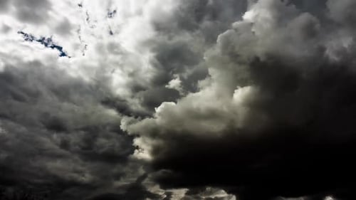 Um lapso de tempo dos padrões de nuvem