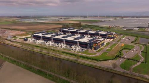 High-tech server center rises in modern Dutch landscape
