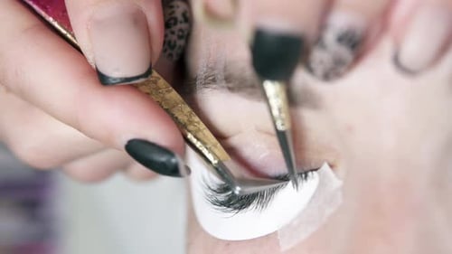 Applying Eyelash Extensions with Tweezers