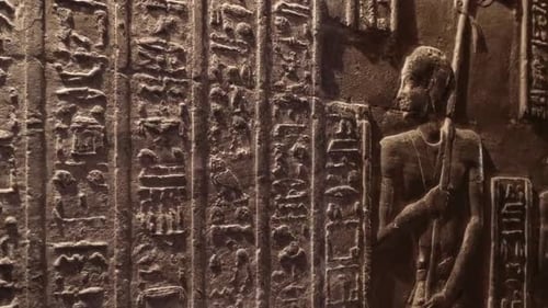 Tallas jeroglíficas en el templo del Antiguo Egipto