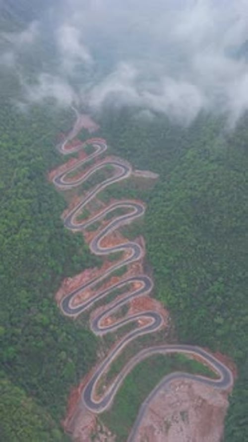 Vista aérea del paso de montaña de Khau Coc Cha en Bao Lac, Cao Bang, Vietnam