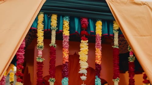 Défilé indien pour le dieu Vaisakhi avec un char Kirtan