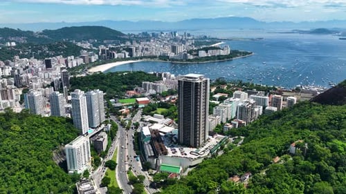 Praia de Botafogo no centro do Rio de Janeiro, no Rio de Janeiro, Brasil.