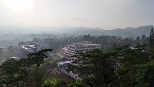 Lever de soleil aérien de Karanganyar