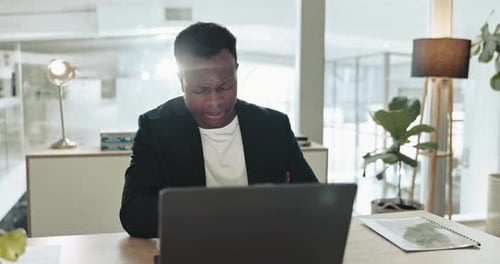 Black man, pain and headache in office with stress, vertigo and crisis of brain fog