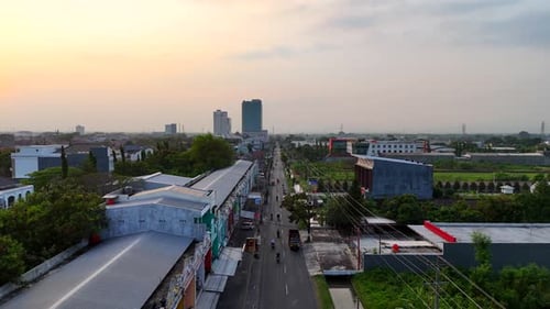 Skyline von Solo Baru, Zentral-Java, Indonesien.