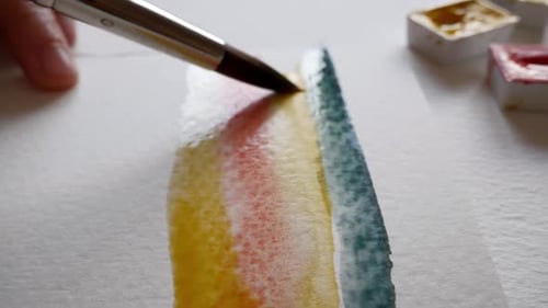 Malerei mit Aquarellfarbe, Nahaufnahme auf Papier