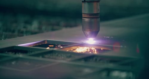 Plasma Laser Cutting Metal Sheet with Sparks High Temperature