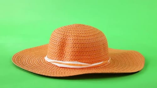 straw hat turning on green screen