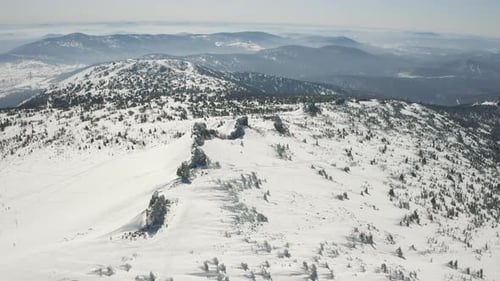 Vista aérea de la Cordillera de las Montañas Rocosas Uhd