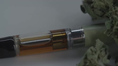 Foto panorâmica da caneta vaporizadora de cannabis