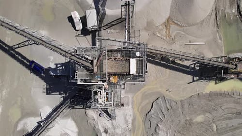 Luftaufnahme der Schottersteinbruchmaschine