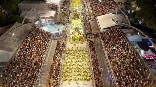Famoso desfile de carnaval no sambódromo do Anhembi, no centro de São Paulo, Brasil.