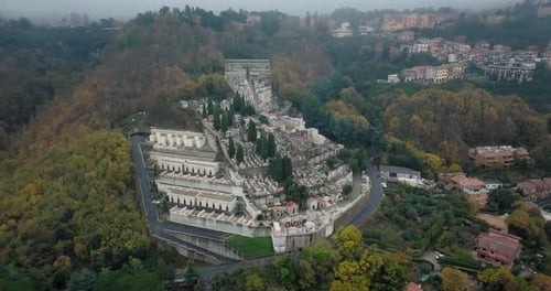Dévoilement des vues aériennes de Rocca Di Papa pour immortaliser l'élégance urbaine