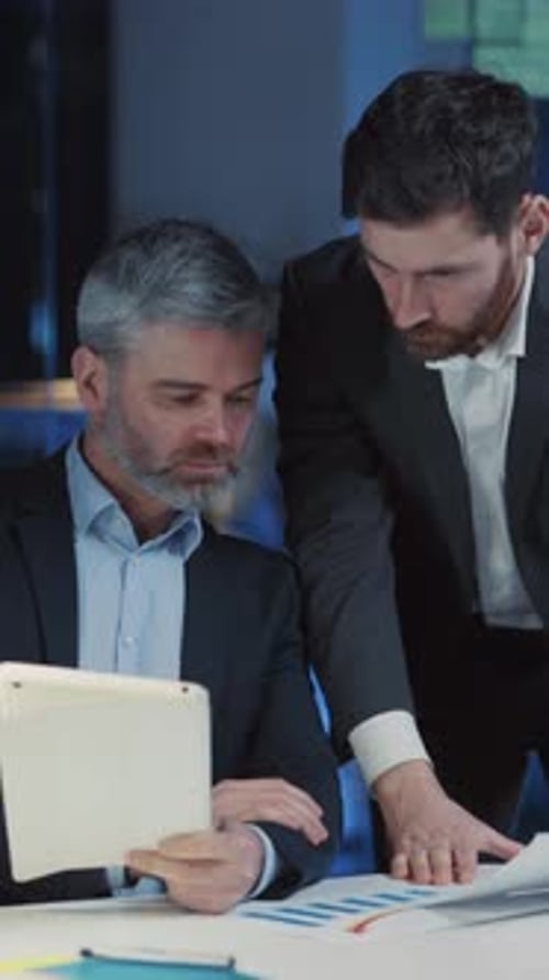 A Business Meeting for Improved Team Collaboration and Tech Use to Drive Workplace Success