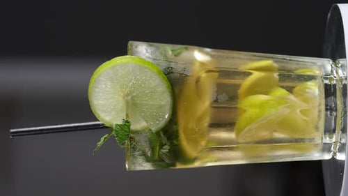 Refreshing drink with lime and mint