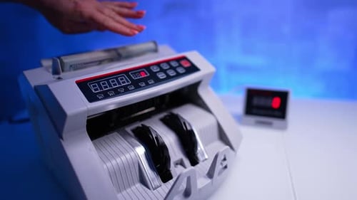 Counting US Currency with Money Counting Machine
