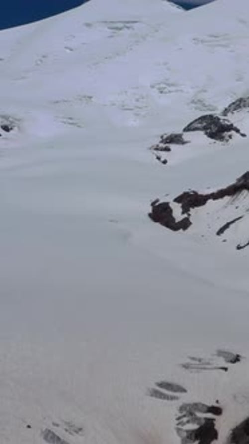 Vue aérienne du mont Elbrus, du Caucase