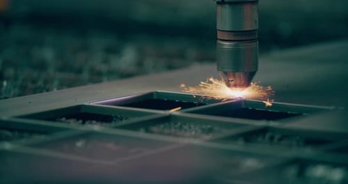 Plasma Laser Cutting Metal Sheet with Sparks High Temperature