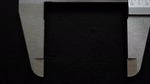 Vernier calipers reciprocating for measurement