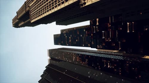 Vídeo vertical de Skyscrapper Against Sky