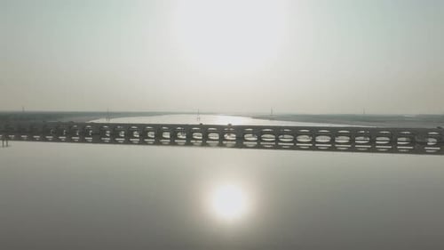 Lever de soleil sur le barrage de Sukkur, Sind - vue aérienne