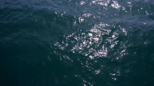 Still waves in the ocean