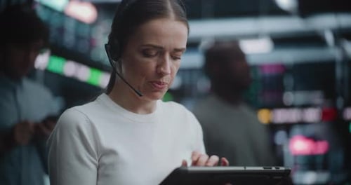 Female Broker Actively Participates in Live Floor Trading