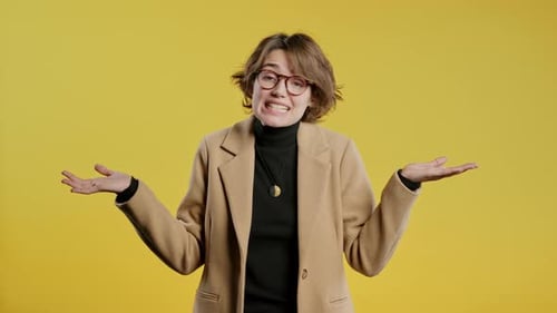 Can't Help Dont Know Difficult Question Guilty Reactionpuzzled Businesswoman
