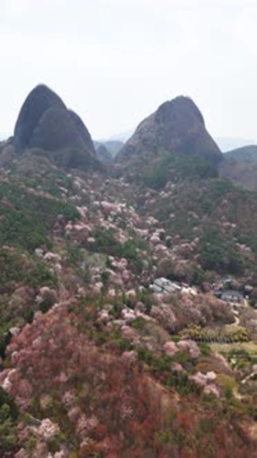 Imagens de drone da Horse Ear Mountain no Parque Provincial de Maisab, Coreia do Sul