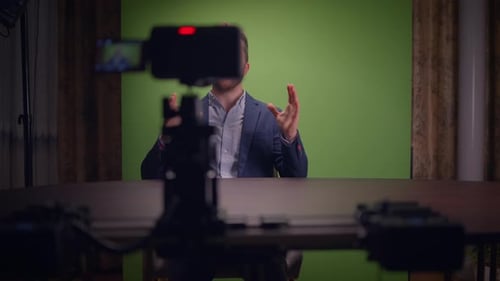 A Green Screen Setup for Interviews Enhances Communication and Storytelling Effectiveness