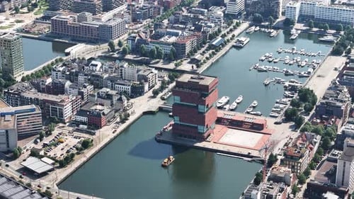 Imagens aéreas do Museum aan de Stroom (Museu à beira do riacho) em Antuérpia, Bélgica